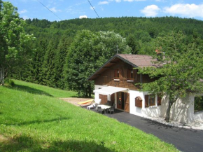 A L Orée Des Bois